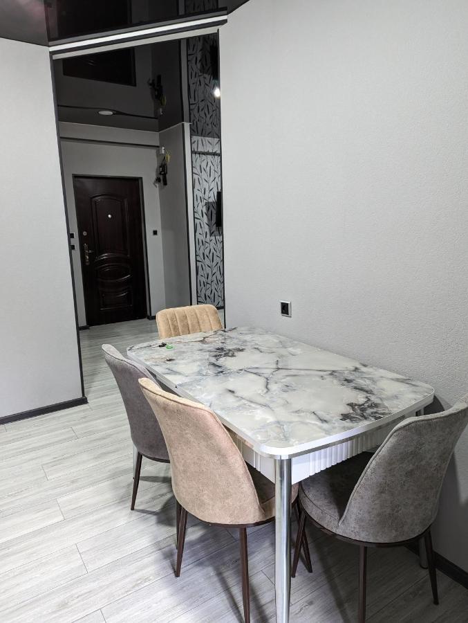 Gari'S Apartment Next To Borjomi Central Park 外观 照片