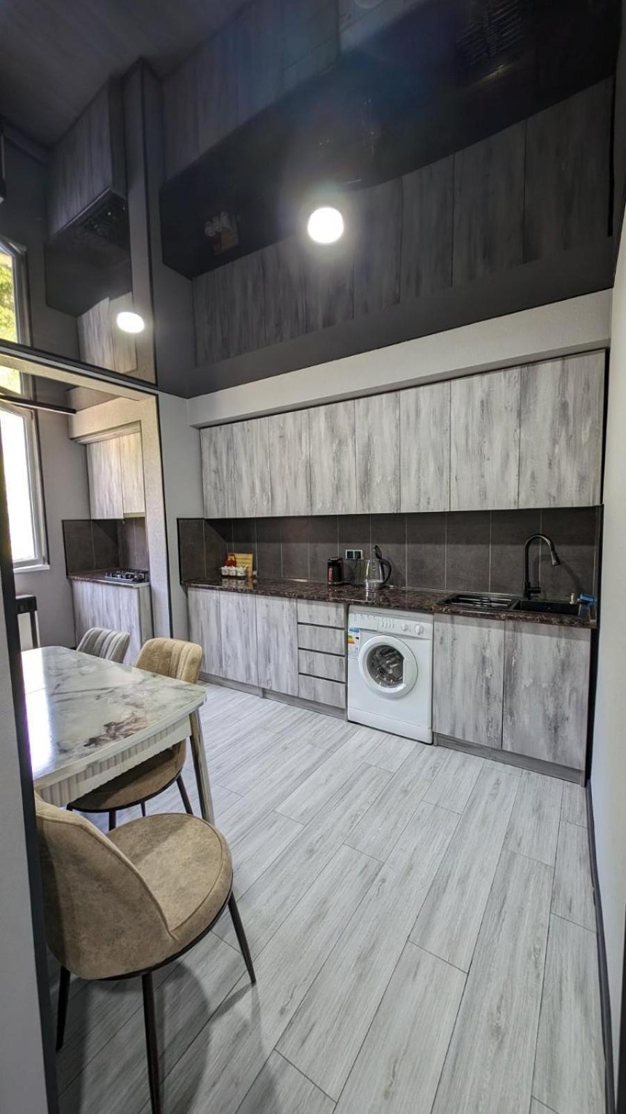 Gari'S Apartment Next To Borjomi Central Park 外观 照片