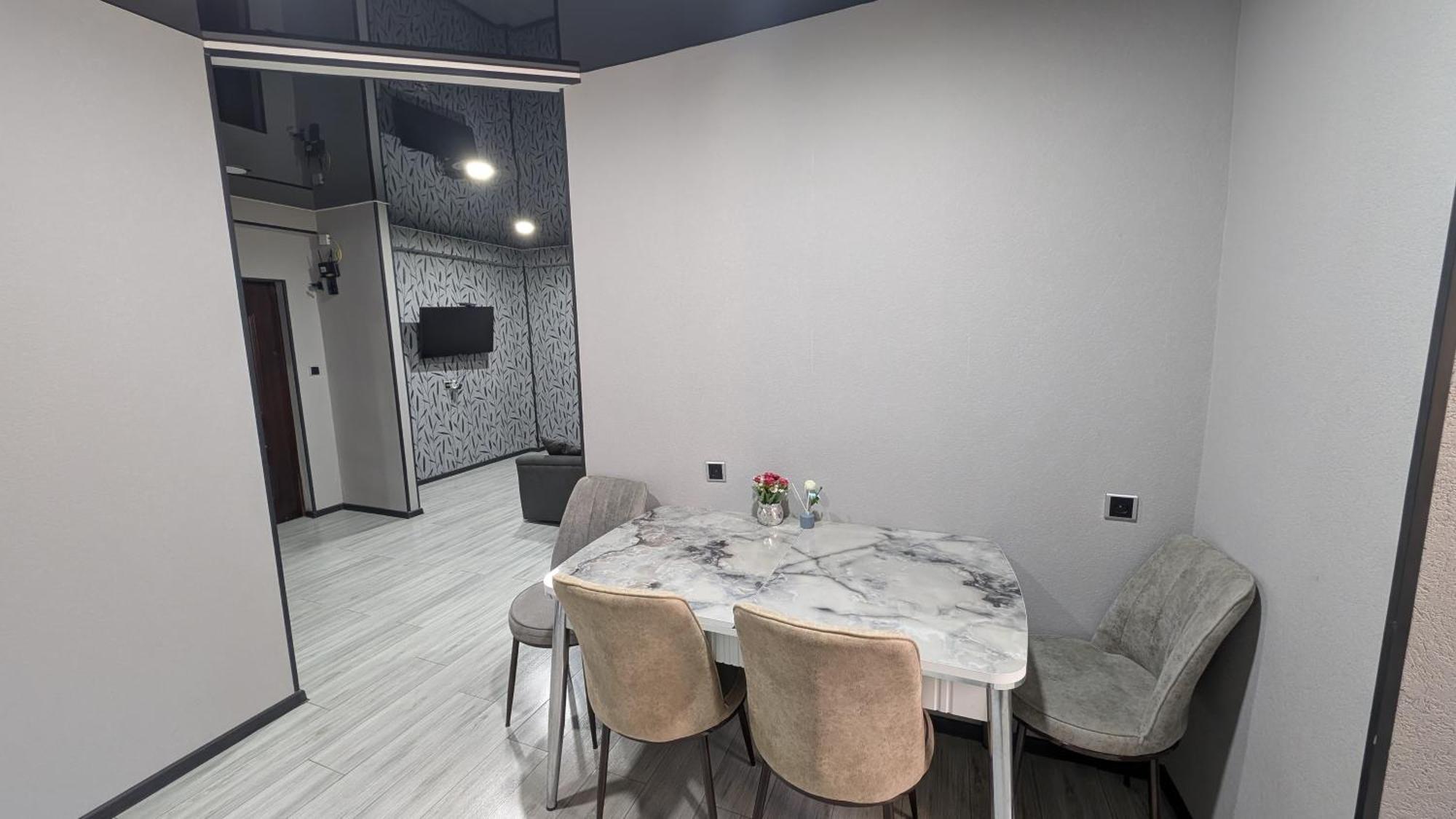 Gari'S Apartment Next To Borjomi Central Park 外观 照片